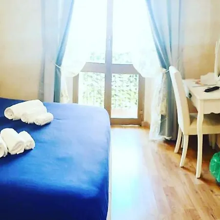 Πανσιόν Deluxe And One Chilling Jacuzzi