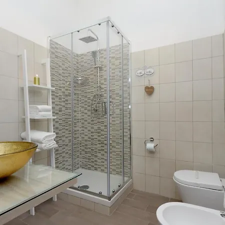 Deluxe Rooms&one Chilling Jacuzzi Maison d'hôtes 4*