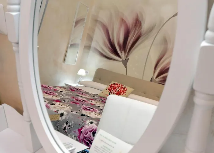 Deluxe Rooms&one Chilling Jacuzzi 4*